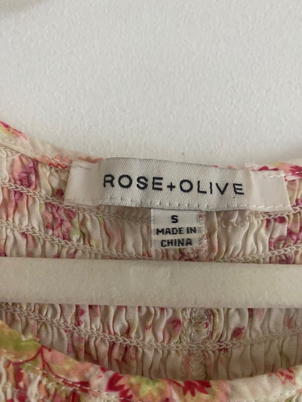 Floral Smocked Sleeveless Peplum Top By Rose + Olive Size S - Picture 3 of 6